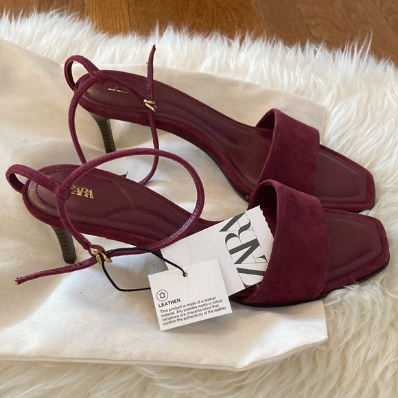 Zara Suede Mid-Heel Ankle Strap Sandals w/Dust Bag - Picture 6 of 15